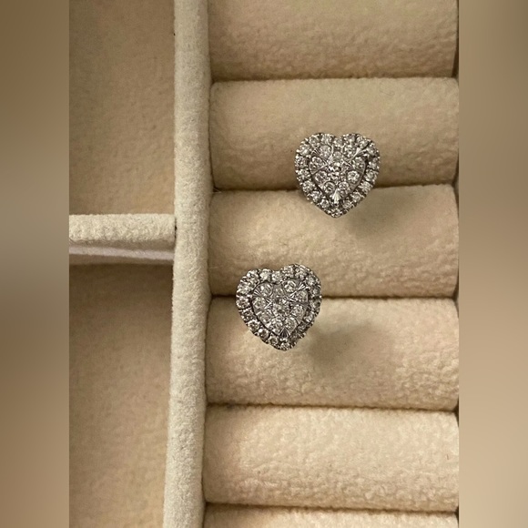 10k Real white gold Heart stud earrings with real 1/2 ct of diamond - Picture 4 of 12